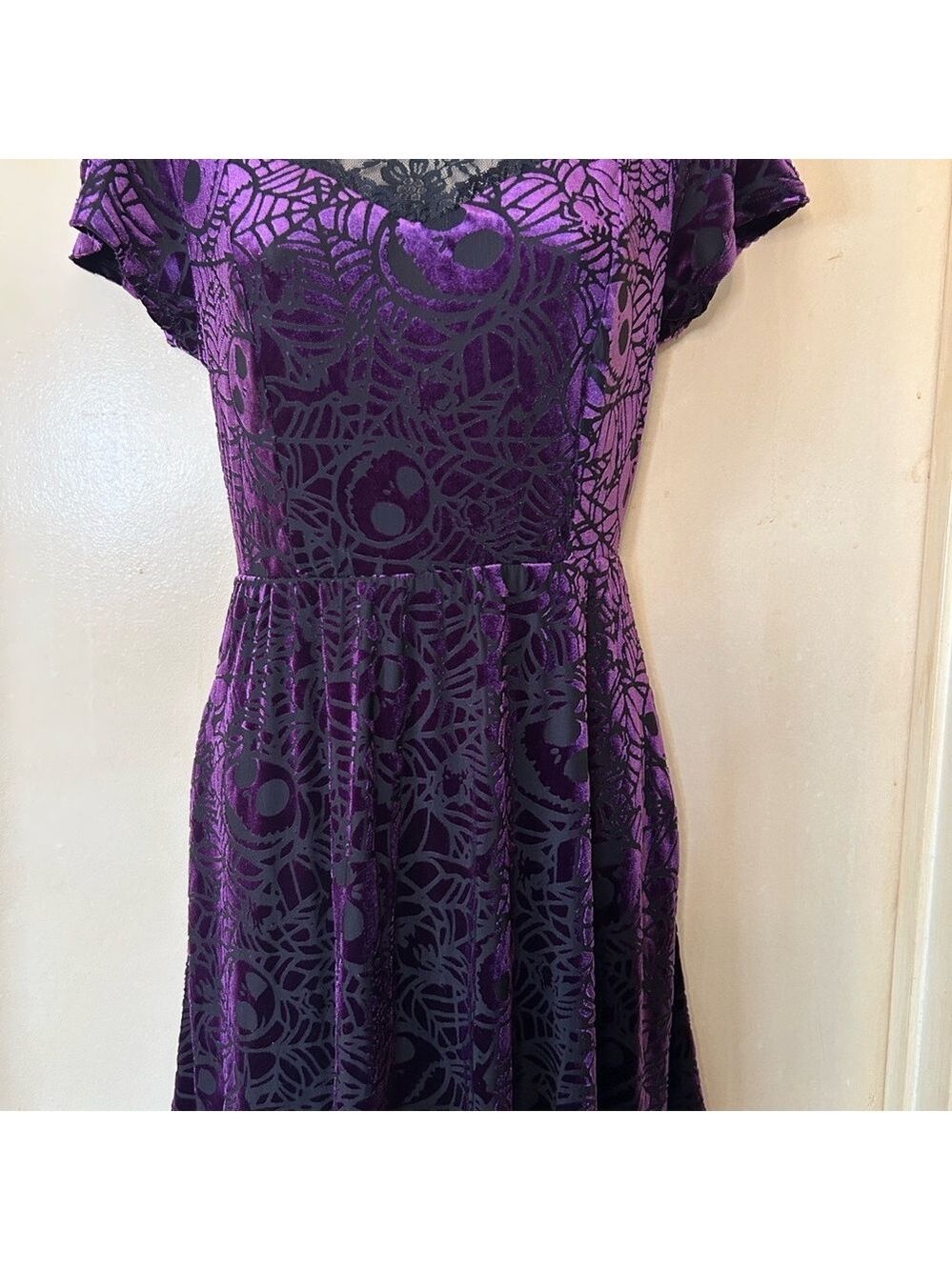 Disney Nightmare Before Christmas Purple Velvet Dress with Black Lace Detail M - Picture 5 of 13